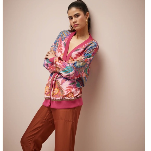 NWT $185 Farm Rio Macaw Scarf Pink Cardigan in size Large! - Picture 2 of 9